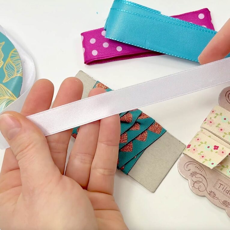 DIY Hobby Horse Halfter mit Satinband selber machen