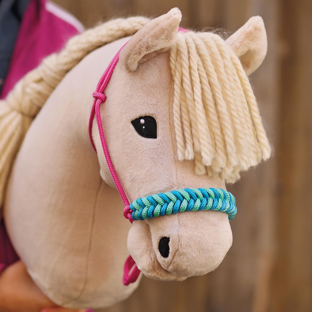Hobby Horse Knotenhalfter selber machen mit umflochtenem Nasenriemen